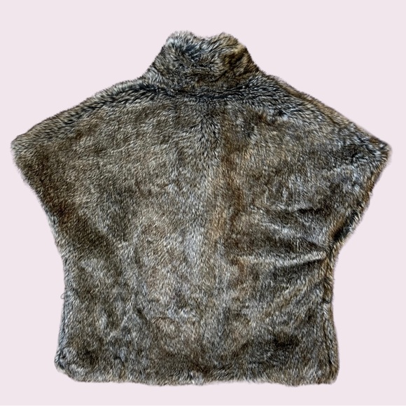 Scully Faux Fur Chinchilla Short Coat - Picture 2 of 9